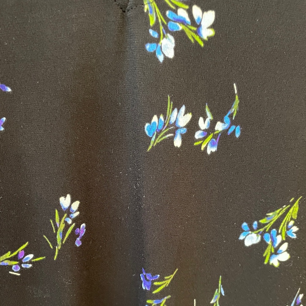 CeCe Black Blue Floral Ruffle Cuff Top Blouse Size 1X - Picture 5 of 9